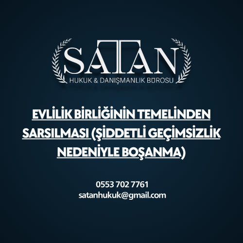 Boşanma davasında kadın haklarını ve soyadı-nafaka konularını avukatıyla görüşen kadın.